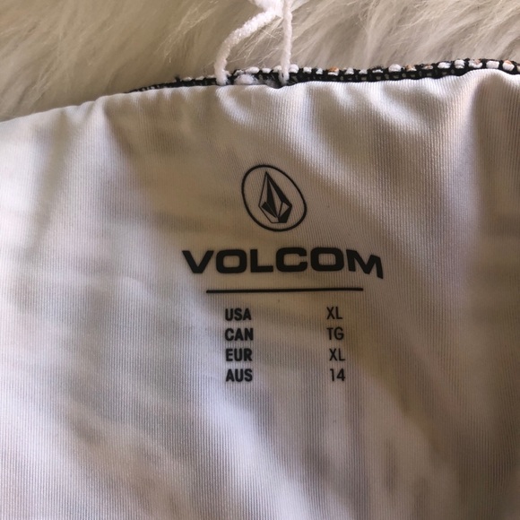 Volcom swimsuit bottoms - Picture 6 of 6